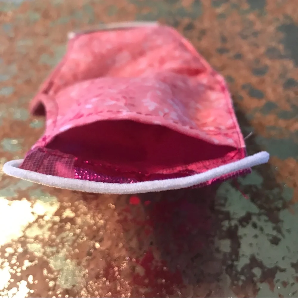 GIRL’S “MY FOILED HIPPO” PINK FACE MASK